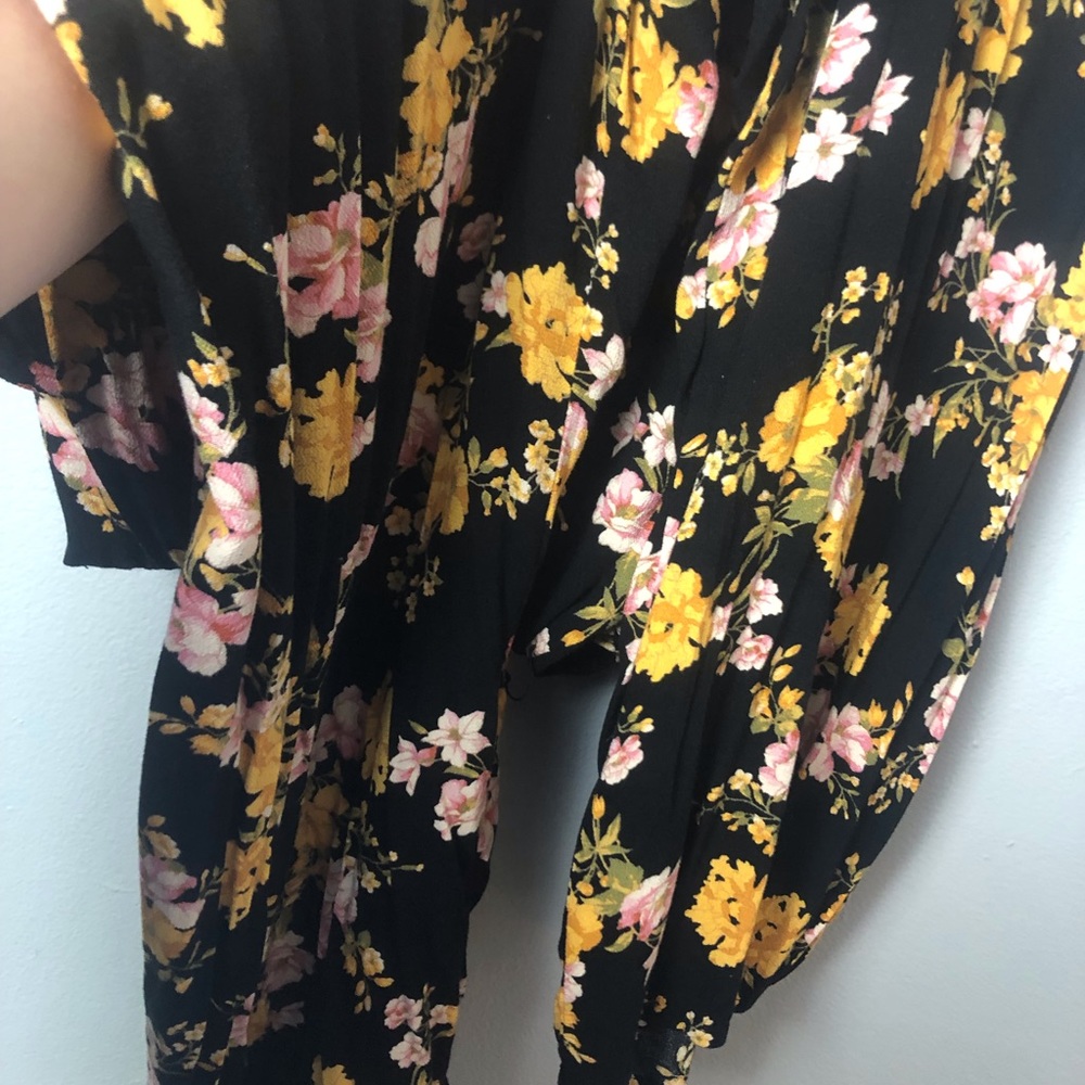 jumpsuit - Picture 3 of 6